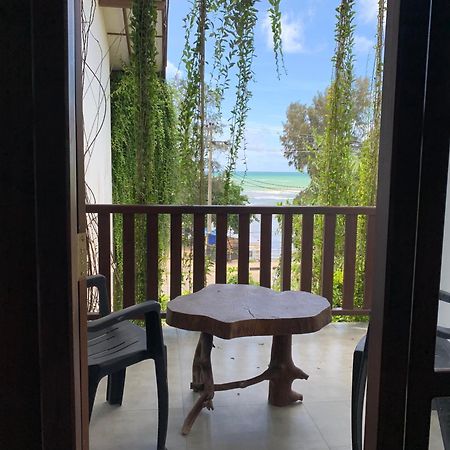 ウェリガマ Ceylon Surf Guest And Restaurant Bed & Breakfast エクステリア 写真