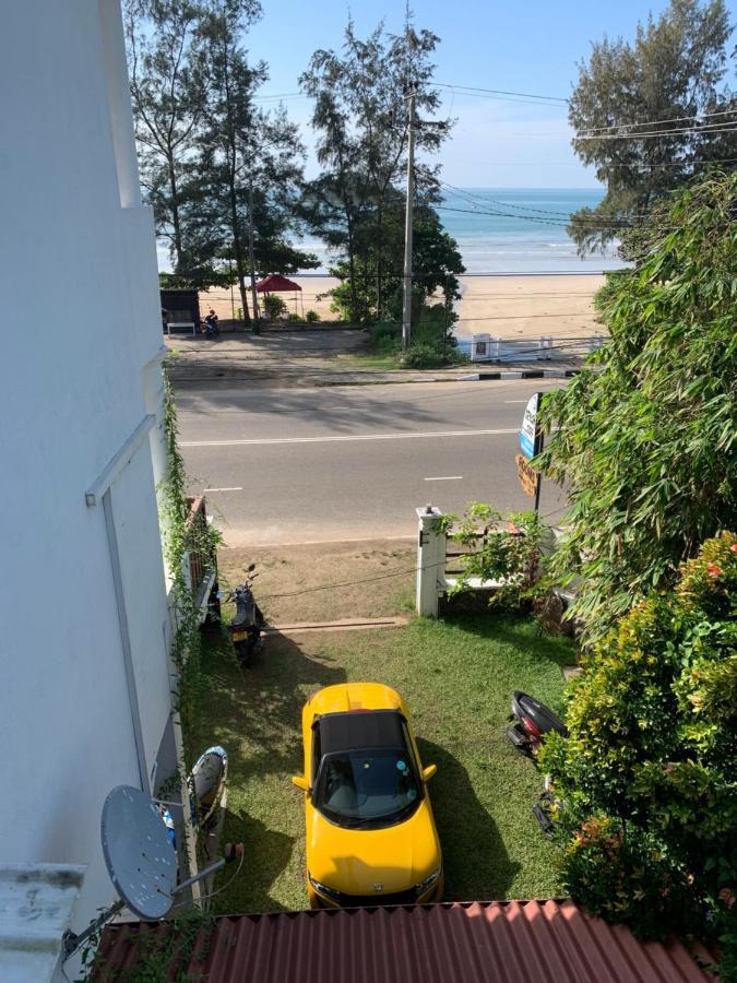 ウェリガマ Ceylon Surf Guest And Restaurant Bed & Breakfast エクステリア 写真