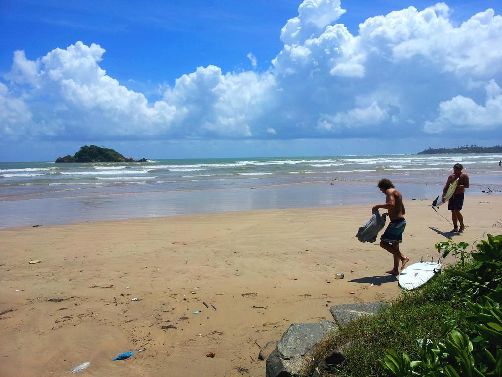 ウェリガマ Ceylon Surf Guest And Restaurant Bed & Breakfast エクステリア 写真