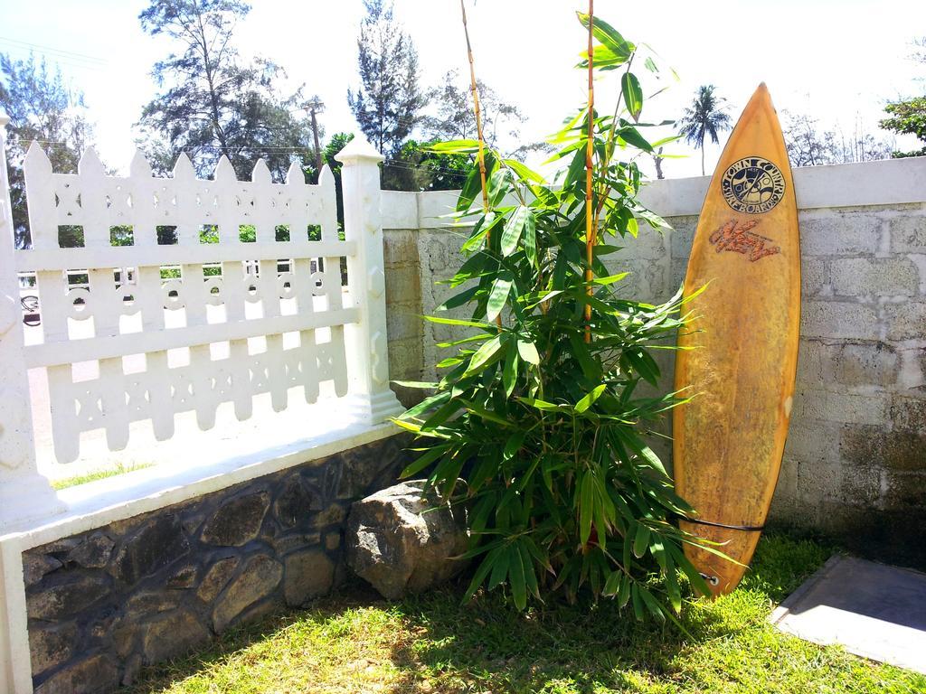 ウェリガマ Ceylon Surf Guest And Restaurant Bed & Breakfast エクステリア 写真