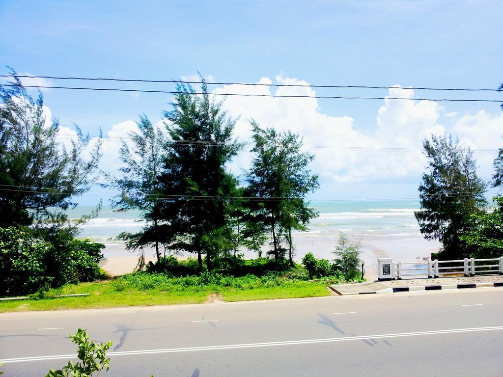 ウェリガマ Ceylon Surf Guest And Restaurant Bed & Breakfast エクステリア 写真