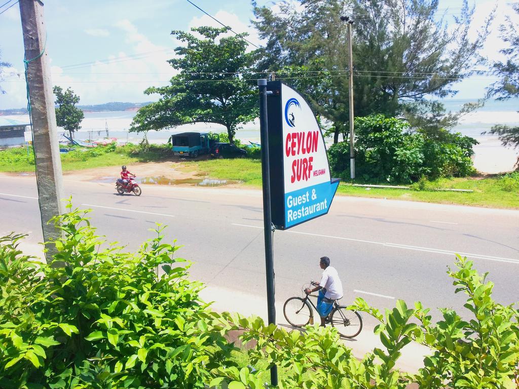 ウェリガマ Ceylon Surf Guest And Restaurant Bed & Breakfast エクステリア 写真
