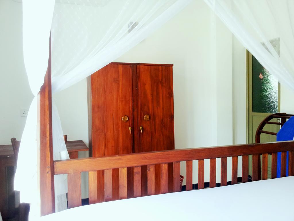ウェリガマ Ceylon Surf Guest And Restaurant Bed & Breakfast 部屋 写真