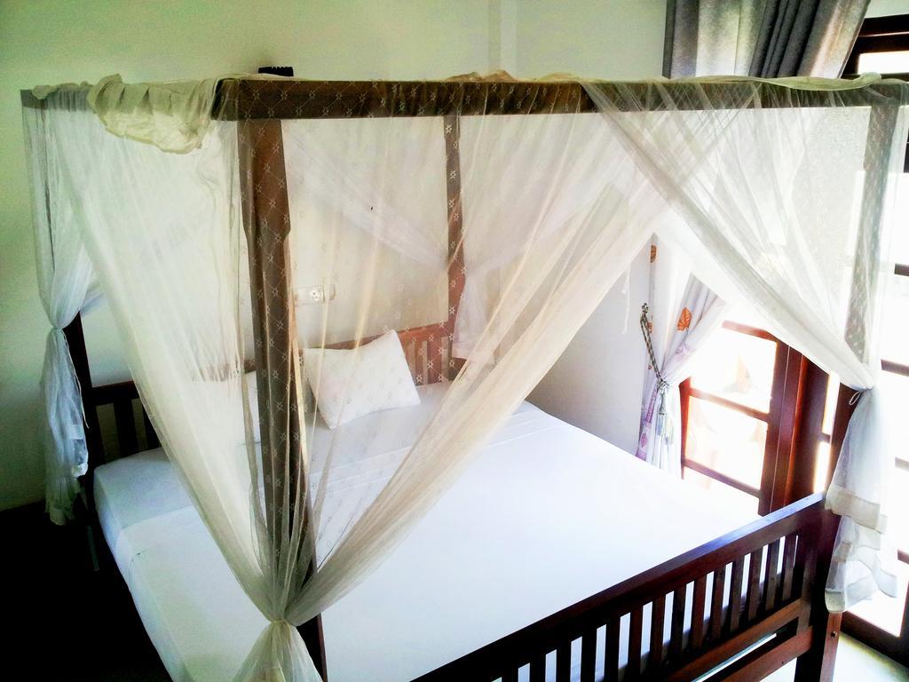 ウェリガマ Ceylon Surf Guest And Restaurant Bed & Breakfast 部屋 写真