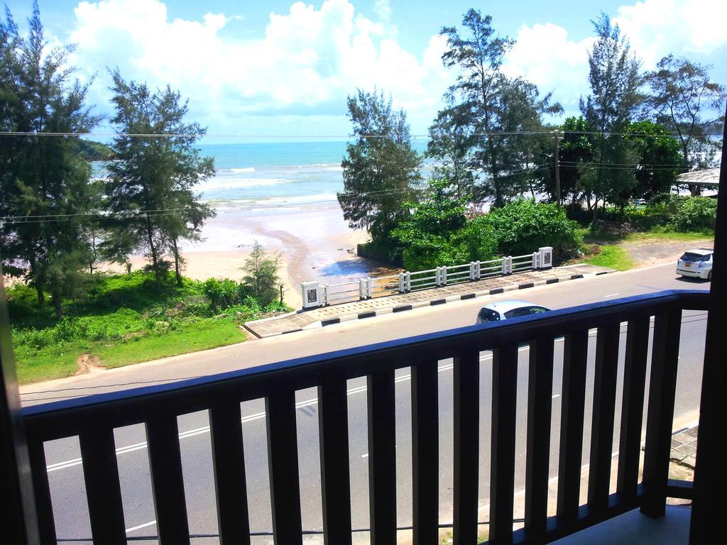 ウェリガマ Ceylon Surf Guest And Restaurant Bed & Breakfast 部屋 写真