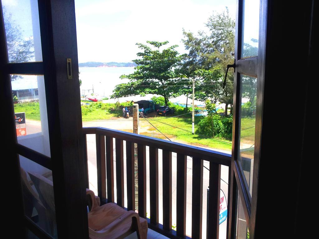 ウェリガマ Ceylon Surf Guest And Restaurant Bed & Breakfast 部屋 写真